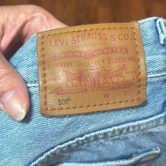 Levi's 501 Light Blue Distressed Jean Shorts, 26 - Picture 4 of 6